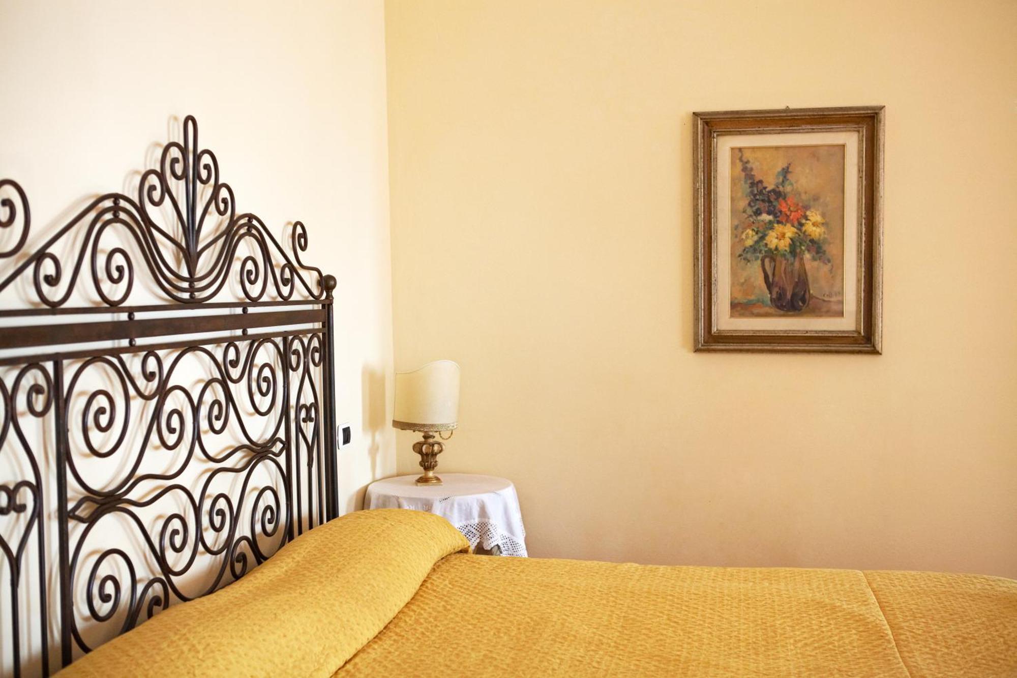 Relais Villa Belpoggio - Residenza D'Epoca Loro Ciuffenna Rum bild